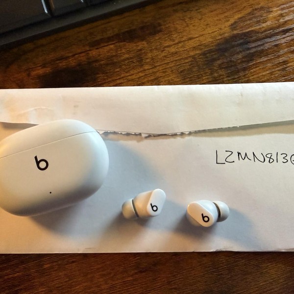 Beats Studio Buds - White