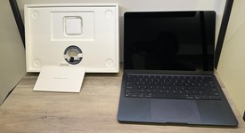 Good
													MacBook Air 2022 - 13" - Apple M2, Midnight, 256 GB, 8 GB, photo 2 of 10