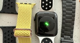 Good
													Apple Watch SE 1st Gen 44mm - Unlocked, Gray, A2354 - Cellular, Aluminum, photo 4 of 12