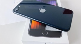 Mint
													Apple iPhone SE 3rd Gen 2022 - Unlocked, Midnight, 128 GB, A2595, photo 4 of 8