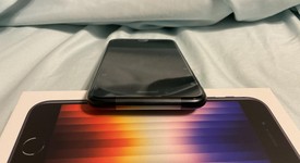 Mint
													Apple iPhone SE 3rd Gen 2022 - Unlocked, Midnight, 128 GB, A2595, photo 4 of 7