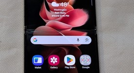 Good
													Samsung Galaxy Z Flip3 5G - AT&T, Cream, 128 GB, 8 GB, SM-F711U, photo 2 of 8