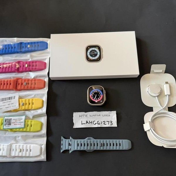 Apple Watch Ultra 49mm - Unlocked, Titanium, A2622