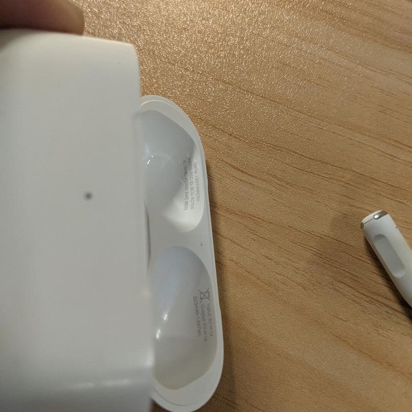 Apple AirPods Pro 2 - Lightning