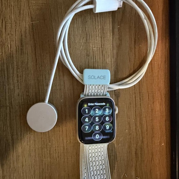 Apple Watch SE (2nd Gen) 44mm - Silver, A2723 - GPS, Aluminum
