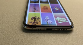 Good
													Apple iPhone Xs - AT&T, Silver, 64 GB, A1920, photo 3 of 12