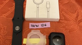 Mint
													Apple Watch SE 2nd Gen 40mm - Midnight, A2722 - GPS, Aluminum, photo 3 of 4