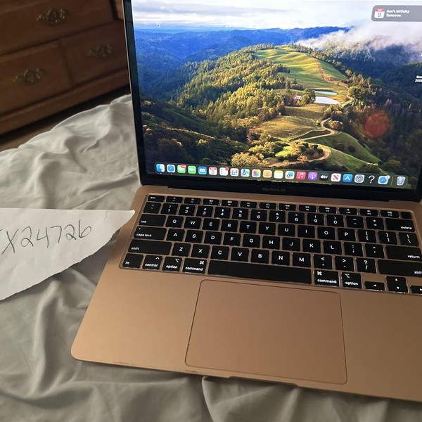MacBook Air 2020 - 13 inch - 512 GB, Gold, 8 GB, Intel Core i3