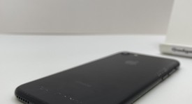 Fair
													Apple iPhone 7 - AT&T, Black, 128 GB, A1778, photo 4 of 5