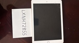 Mint
													Apple iPad 6th Gen - Wi-Fi, Gold, 32 GB, A1893, photo 3 of 9