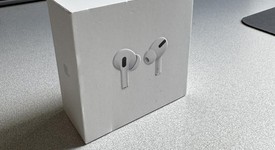 Used
													Apple AirPods Pro - Wireless Case, photo 2 of 8