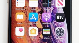 Good
													Apple iPhone Xs - Unlocked, Gold, 256 GB, A1920, photo 1 of 1