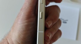Mint
													Nothing Phone (3) - Unlocked Non-US, White, 512 GB, 16 GB, photo 5 of 7