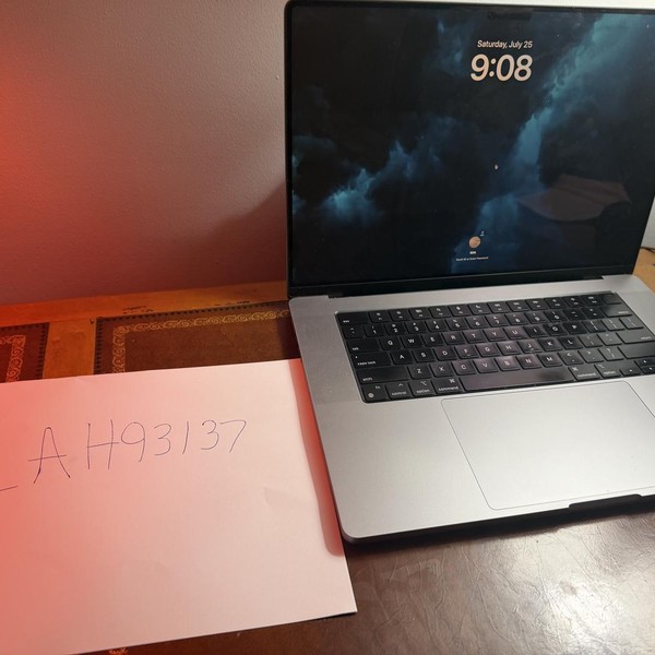 MacBook Pro 2021 - 16 inch - 8 TB, Silver, 32 GB, Apple M1 Max