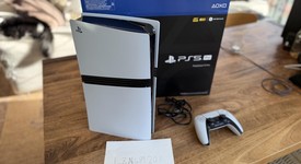 Mint
													PlayStation 5 Pro (2024) - White, 2 TB, photo 1 of 5