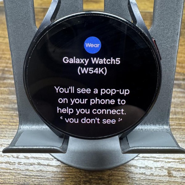 Samsung Galaxy Watch5 - Unlocked, Graphite, 40mm