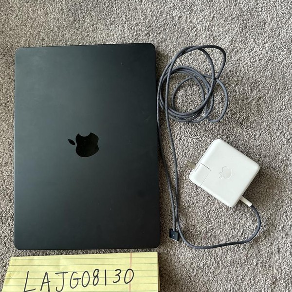MacBook Air 2022 (M2) - 13 inch - 1 TB, Midnight, 24 GB, Apple M2