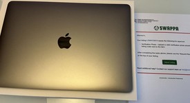 Good
													MacBook Pro 2017 (With Touch Bar) - 13" - I5, Gray, 512 GB, 8 GB, photo 4 of 14
