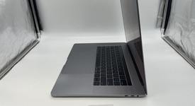 Good
													MacBook Pro 2017 (With Touch Bar) - 15" - I7, Gray, 512 GB, 16 GB, photo 3 of 6