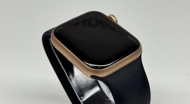 Good
													Apple Watch SE 1st Gen 40mm - Gold, A2351 - GPS, Aluminum, photo 2 of 4