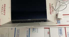Good
													MacBook Air 2020 - 13" - I3, Silver, 256 GB, 8 GB, photo 1 of 10