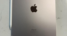 Good
													Apple iPad Air 5th Gen - Unlocked, Pink, 64 GB, A2589, photo 4 of 10