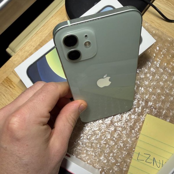 Apple iPhone 12 - Unlocked, 64 GB, Green, A2172