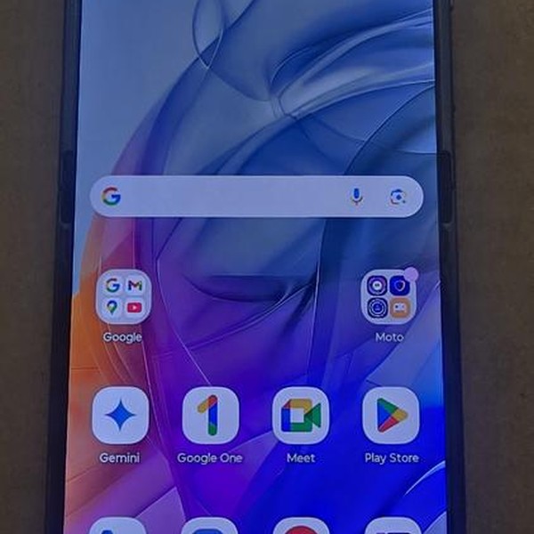 Motorola Razr (2024) - Unlocked, 256 GB, Space Gray, 8 GB