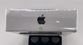 New
													Apple iPhone 11 - Straight Talk, Black, 64 GB, A2111, photo 3 of 4