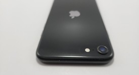 Good
													Apple iPhone SE 2nd Gen 2020 - Straight Talk, Black, 64 GB, A2275, photo 4 of 5