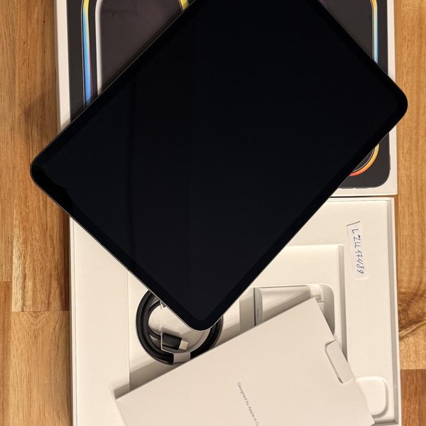 Apple iPad Pro 11 inch (M5) 2025 - Verizon, 256 GB, Space Black, Apple M5 9-Core, A3358, Standard Glass