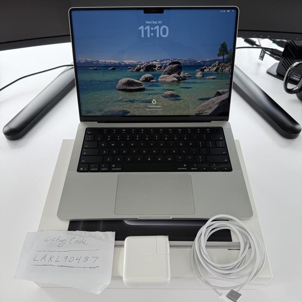 MacBook Pro 2026 - 14 inch (M5) - 1 TB, Silver, 24 GB, Apple M5, Standard Display