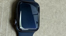Good
													Apple Watch SE 1st Gen 44mm - Unlocked, Gray, A2354 - Cellular, Aluminum, photo 5 of 7