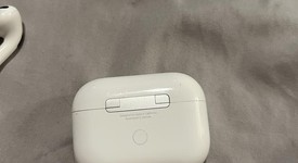 Used
													Apple AirPods Pro - Wireless Case, photo 5 of 7