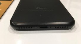 Good
													Apple iPhone 7 - Verizon, Black, 32 GB, A1660, photo 4 of 5