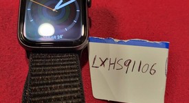 Good
													Apple Watch SE 1st Gen 44mm - Unlocked, Gray, A2354 - Cellular, Aluminum, photo 1 of 8