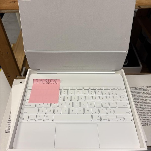 Apple Magic Keyboard for iPad - White