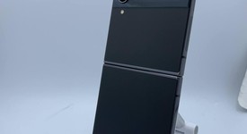 Fair
													Samsung Galaxy Z Flip4 5G - Unlocked, Graphite, 128 GB, 8 GB, SM-F721U1, photo 6 of 6