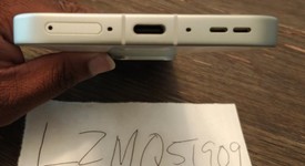 Mint
													Oppo Find X9 Pro - Unlocked Non-US, Silk White, 512 GB, 16 GB, photo 1 of 10