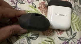 Used
													Apple AirPods 2nd Gen - Lightning Case, photo 2 of 5