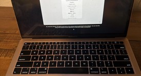 Fair
													MacBook Air 2019 - 13" - I5, Gold, 128 GB, 8 GB, photo 2 of 6