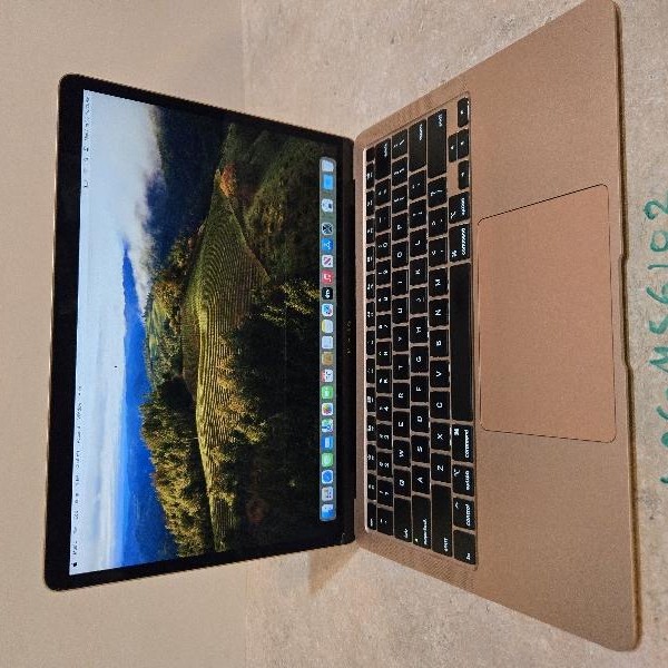 MacBook Air 2020 - 13 inch - 512 GB, Gold, 8 GB, Intel Core i7