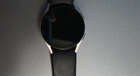 Fair
													Samsung Galaxy Watch5 - Unlocked, Custom, 40mm, Bespoke Edition, photo 3 of 8