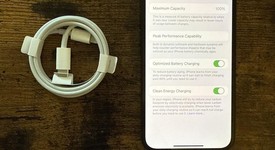 Mint
													Apple iPhone 13 - Unlocked, Midnight, 128 GB, A2482, photo 3 of 9