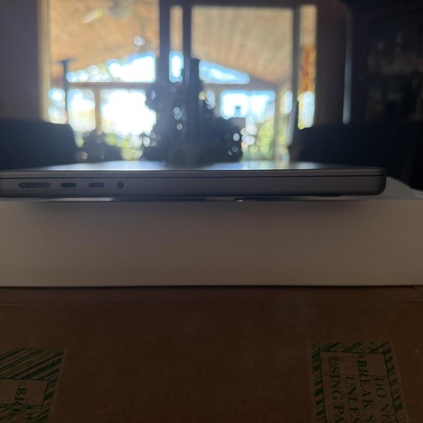 MacBook Pro 2021 - 14 inch - 512 GB, Silver, 16 GB, Apple M1 Pro 8-core