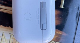 Used
													Apple AirPods Pro 2nd Gen - Lightning, photo 3 of 7
