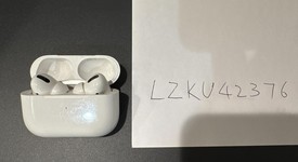 Used
													Apple AirPods Pro - MagSafe Case, photo 3 of 10