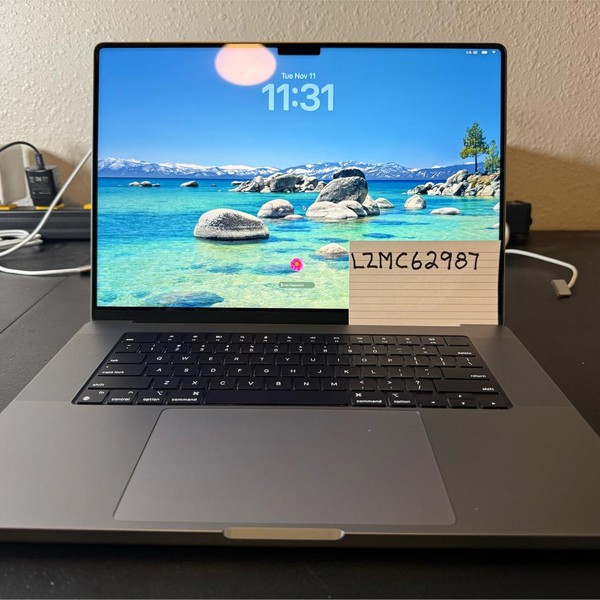 MacBook Pro 2021 - 16 inch - 1 TB, Gray, 64 GB, Apple M1 Max