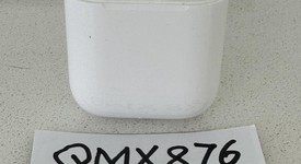 Used
													Apple AirPods 2nd Gen - Lightning Case, photo 3 of 4