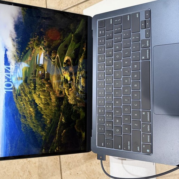 MacBook Air 2022 (M2) - 13 inch - 256 GB, Midnight, 8 GB, Apple M2